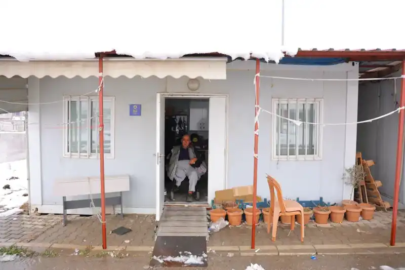 6. Günde Enkazdan Kurtulan Kahraman: Kolunu ve Bacağını Kaybetti Ama Yaşam Mücadelesi Devam Ediyor